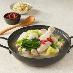 닭한마리칼국수(닭,야채,양념장,칼국수면)